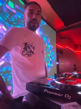 Snapshot of djtimka chatting on 09-26-25, 06:56 djtimka online show from 09-26-25, 06:56