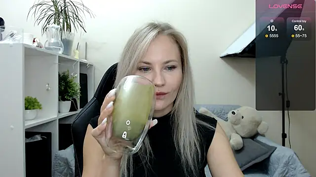 Sunny bunny6 online show from 09-22-25, 04:58