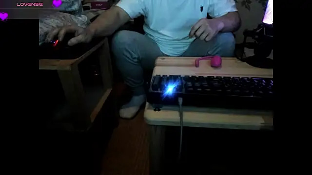 Snapshot of hachunemiku chatting on 12-17-24, 04:43 hachunemiku online show from 12-17-24, 04:43