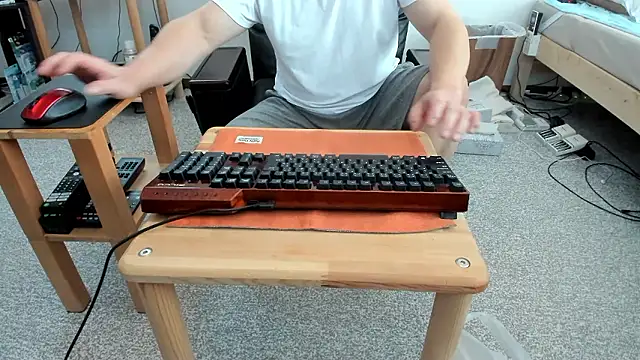 Snapshot of hachunemiku chatting on 11-17-25, 10:15 hachunemiku online show from 11-17-25, 10:15