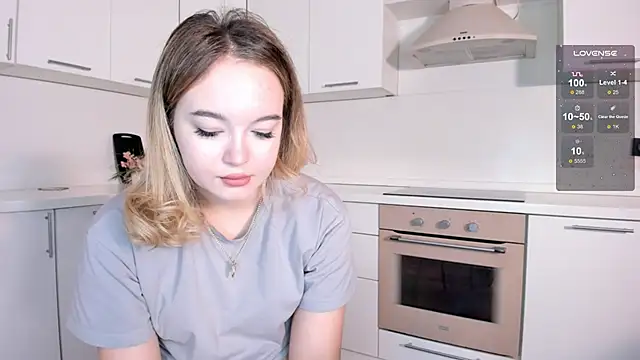 Snapshot of SheenaDollins chatting on 12-04-24, 09:51 SheenaDollins online show from 12-04-24, 09:51