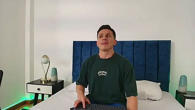 Andrewfalcon online show from 03-17-25, 07:15