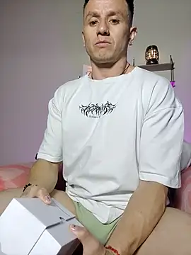 Andrewfalcon online show from 12-17-25, 09:10