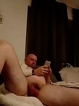 Snapshot of mikaaaaase chatting on 10-27-25, 12:58 mikaaaaase online show from 10-27-25, 12:58