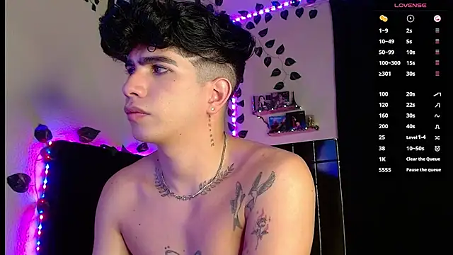 Snapshot of LyleBennett_ chatting on 02-25-25, 01:50 LyleBennett  online show from 02-25-25, 01:50