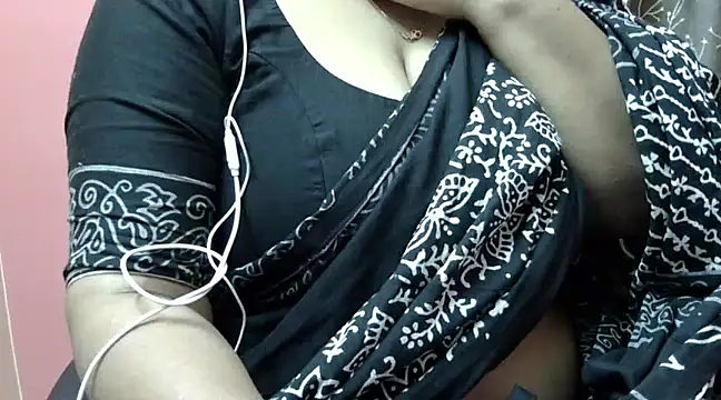 Riya riyaa online show from 12-15-24, 07:10