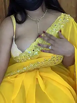 Snapshot of Doodhwaali chatting on 01-24-25, 04:17 Doodhwaali online show from 01-24-25, 04:17