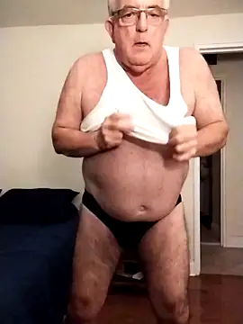 Snapshot of Shoreguy69 chatting on 12-14-25, 10:53 Shoreguy69 online show from 12-14-25, 10:53