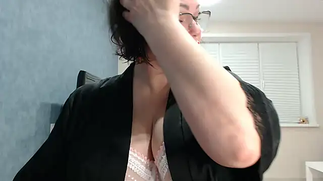 Nora Star online show from 11-01-25, 05:04