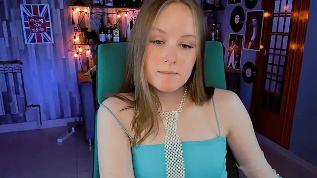 Snapshot of VivienLeeigh chatting on 12-30-24, 12:09 VivienLeeigh online show from 12-30-24, 12:09