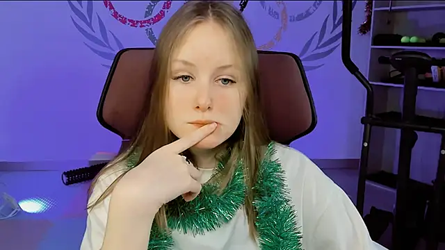 Snapshot of VivienLeeigh chatting on 12-31-24, 05:11 VivienLeeigh online show from 12-31-24, 05:11