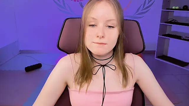 Snapshot of VivienLeeigh chatting on 01-18-25, 09:13 VivienLeeigh online show from 01-18-25, 09:13