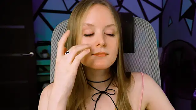 Snapshot of VivienLeeigh chatting on 01-19-25, 03:21 VivienLeeigh online show from 01-19-25, 03:21