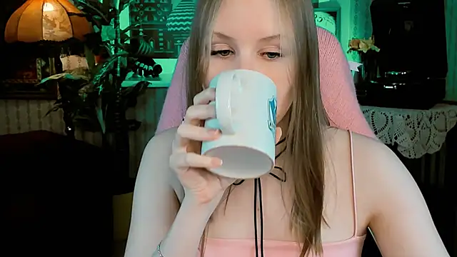 Snapshot of VivienLeeigh chatting on 01-26-25, 06:27 VivienLeeigh online show from 01-26-25, 06:27