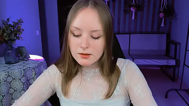 Snapshot of VivienLeeigh chatting on 02-15-25, 09:05 VivienLeeigh online show from 02-15-25, 09:05