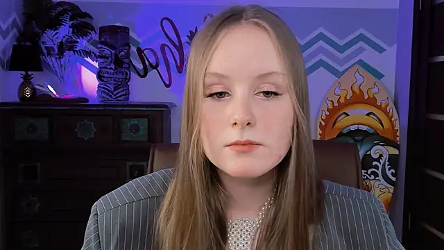 Snapshot of VivienLeeigh chatting on 02-22-25, 03:25 VivienLeeigh online show from 02-22-25, 03:25