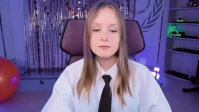 Snapshot of VivienLeeigh chatting on 03-09-25, 12:09 VivienLeeigh online show from 03-09-25, 12:09