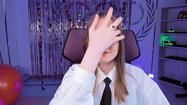 Snapshot of VivienLeeigh chatting on 03-09-25, 03:16 VivienLeeigh online show from 03-09-25, 03:16