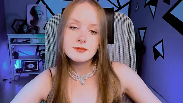 Snapshot of VivienLeeigh chatting on 10-04-25, 09:40 VivienLeeigh online show from 10-04-25, 09:40