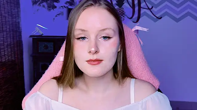 Snapshot of VivienLeeigh chatting on 10-05-25, 01:31 VivienLeeigh online show from 10-05-25, 01:31