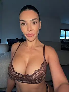 krissiswrld- online show from 03-07-26, 03:42