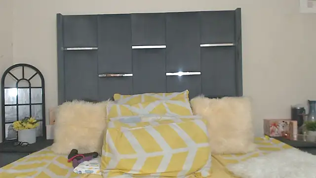 LaCaramellaChocolatia online show from 01-08-26, 01:08