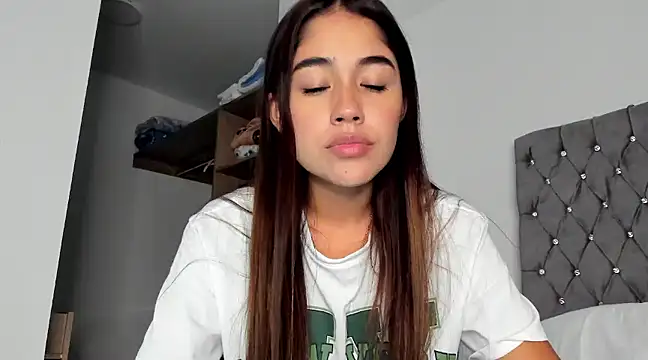 AriaMontgomery online show from 12-12-24, 03:32