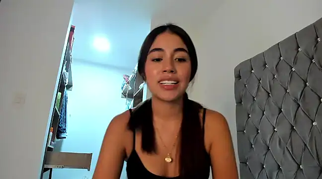 AriaMontgomery online show from 12-20-24, 11:26