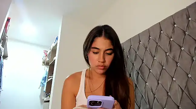 AriaMontgomery online show from 12-21-24, 11:45