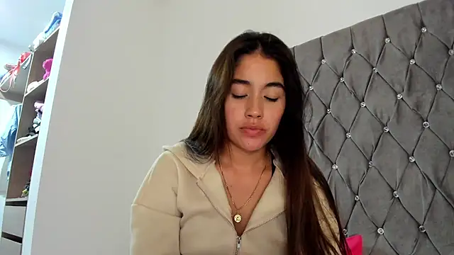 AriaMontgomery online show from 01-04-25, 09:32