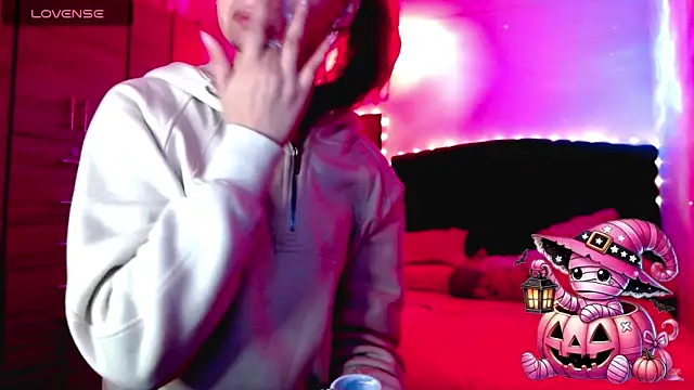 holy juli online show from 10-22-25, 03:40