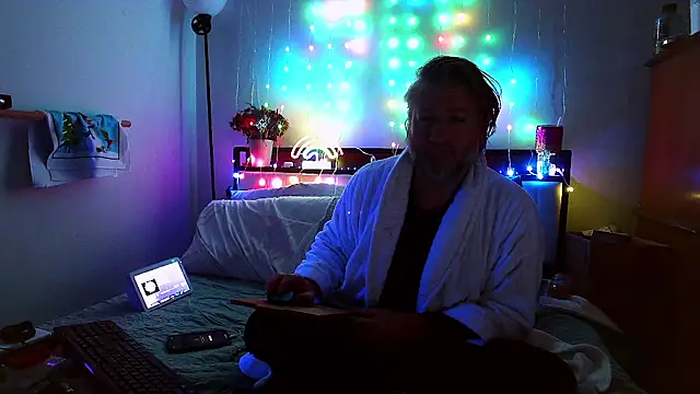 Snapshot of onlym4m chatting on 12-19-24, 10:42 onlym4m online show from 12-19-24, 10:42