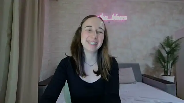 Anika bloom online show from 02-06-25, 02:33