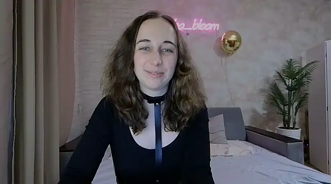 Anika bloom online show from 02-16-25, 03:04