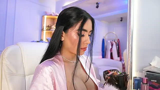 Snapshot of elasummer chatting on 07-28-26, 02:13 elasummer online show from 07-28-26, 02:13