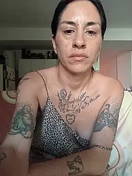 LaCristinatrans online show from 11-18-25, 06:56