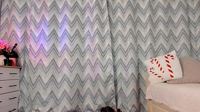 Snapshot of Tate_Angel chatting on 01-29-25, 09:17 Tate Angel online show from 01-29-25, 09:17