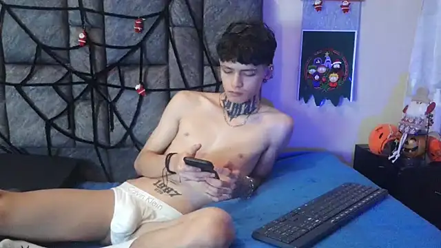 Snapshot of Dan_brownn chatting on 12-09-24, 07:50 Dan brownn online show from 12-09-24, 07:50