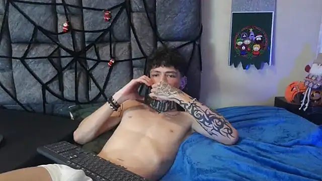 Snapshot of Dan_brownn chatting on 12-11-24, 10:06 Dan brownn online show from 12-11-24, 10:06