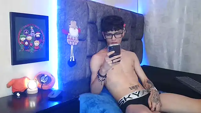 Snapshot of Dan_brownn chatting on 12-26-24, 03:06 Dan brownn online show from 12-26-24, 03:06