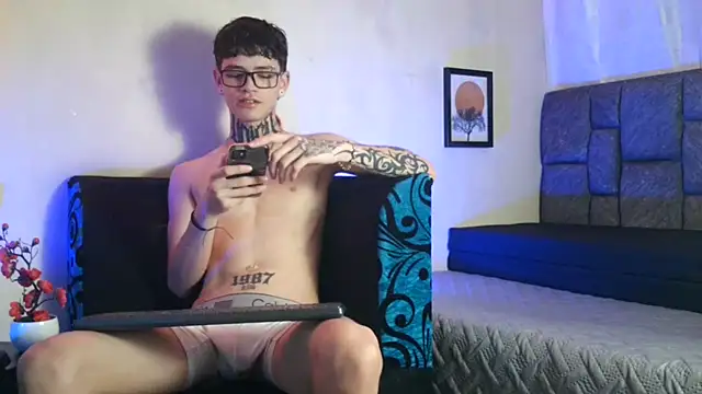 Snapshot of Dan_brownn chatting on 03-15-25, 05:59 Dan brownn online show from 03-15-25, 05:59