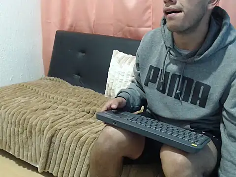 Snapshot of Deportist chatting on 09-21-25, 10:33 Deportist online show from 09-21-25, 10:33