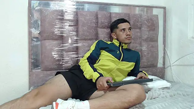 Snapshot of Deportist chatting on 09-24-25, 09:51 Deportist online show from 09-24-25, 09:51