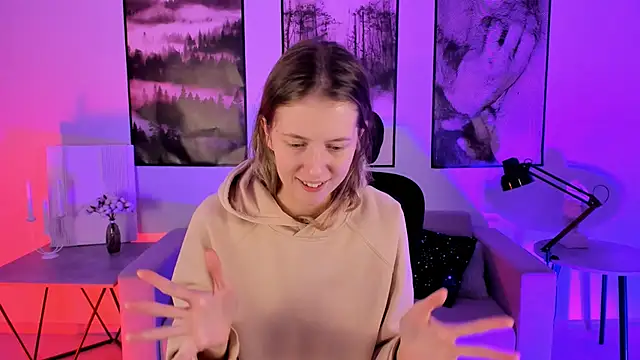 Sharon Evansi online show from 12-14-24, 03:47