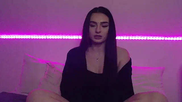 Snapshot of AdelinaAlia chatting on 02-17-25, 07:31 AdelinaAlia online show from 02-17-25, 07:31