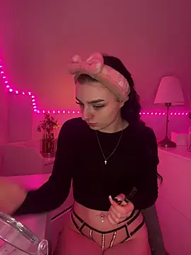 Snapshot of AdelinaAlia chatting on 02-18-26, 07:32 AdelinaAlia online show from 02-18-26, 07:32