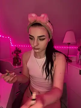 Snapshot of AdelinaAlia chatting on 02-20-26, 01:11 AdelinaAlia online show from 02-20-26, 01:11