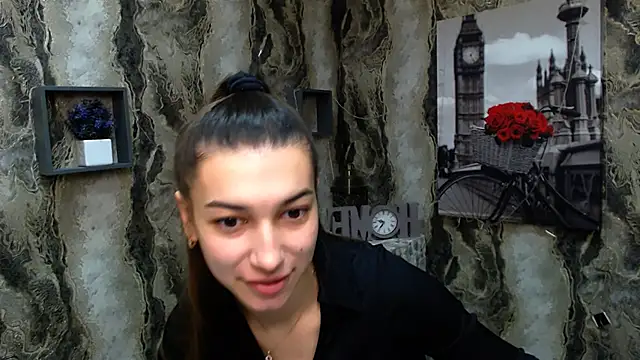 Snapshot of KarolinaRosse_ chatting on 01-08-25, 07:03 KarolinaRosse online show from 01-08-25, 07:03