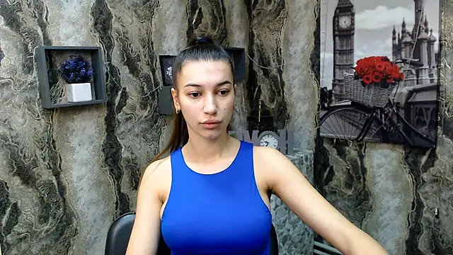 Snapshot of KarolinaRosse_ chatting on 01-21-25, 07:04 KarolinaRosse online show from 01-21-25, 07:04