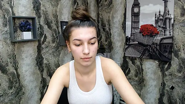 Snapshot of KarolinaRosse_ chatting on 02-03-25, 12:57 KarolinaRosse online show from 02-03-25, 12:57